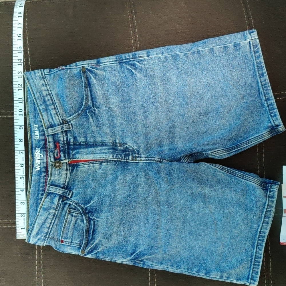 Wrangler slim fit shorts BNWT